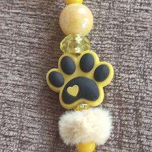Handmade Yellow Beaded Vet Themed Retractable ID Badge Holder - Paw Print